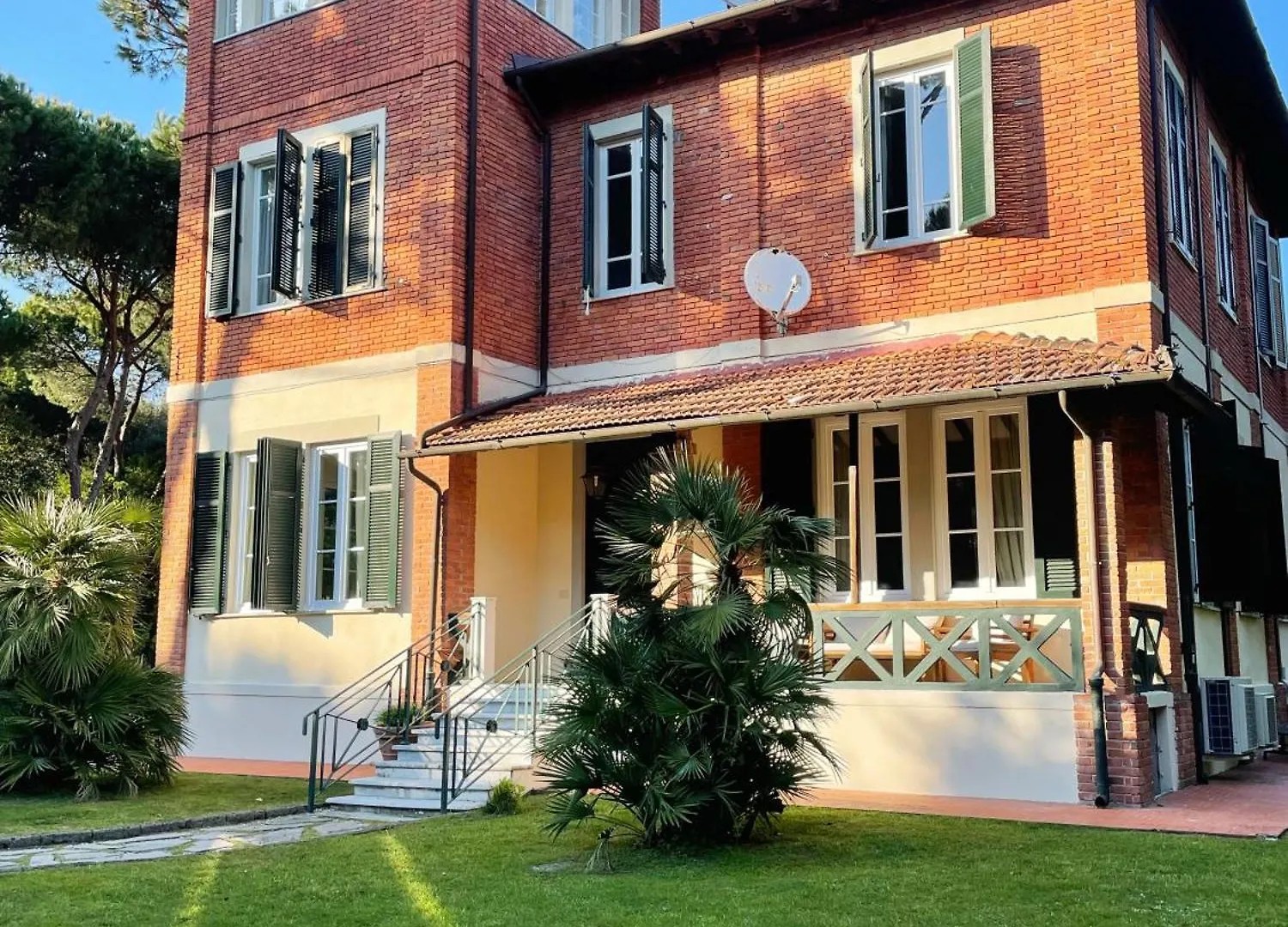 Villa Liberty Al Mare Marina di Massa