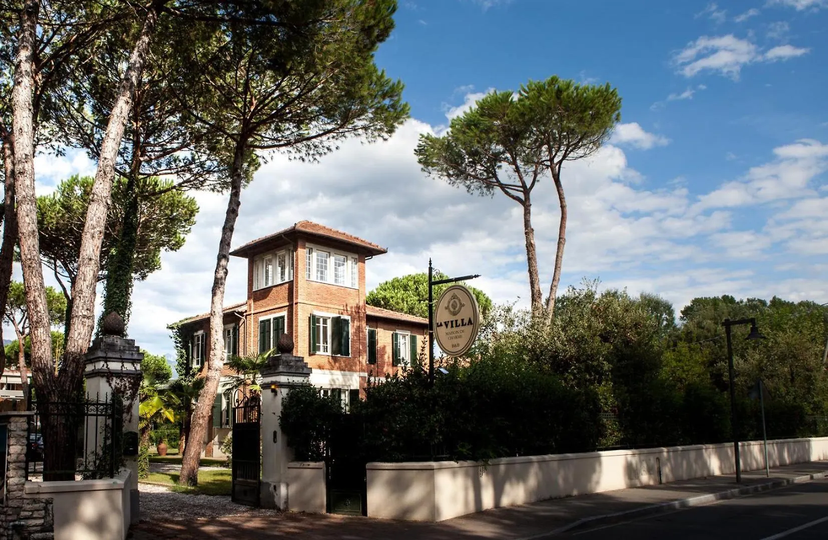 Villa Liberty Al Mare Marina di Massa Holiday home