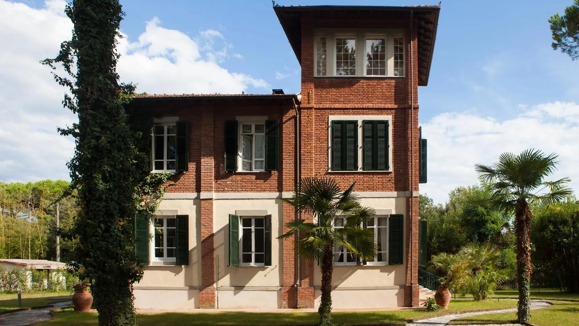 Villa Liberty Al Mare Marina di Massa Holiday home